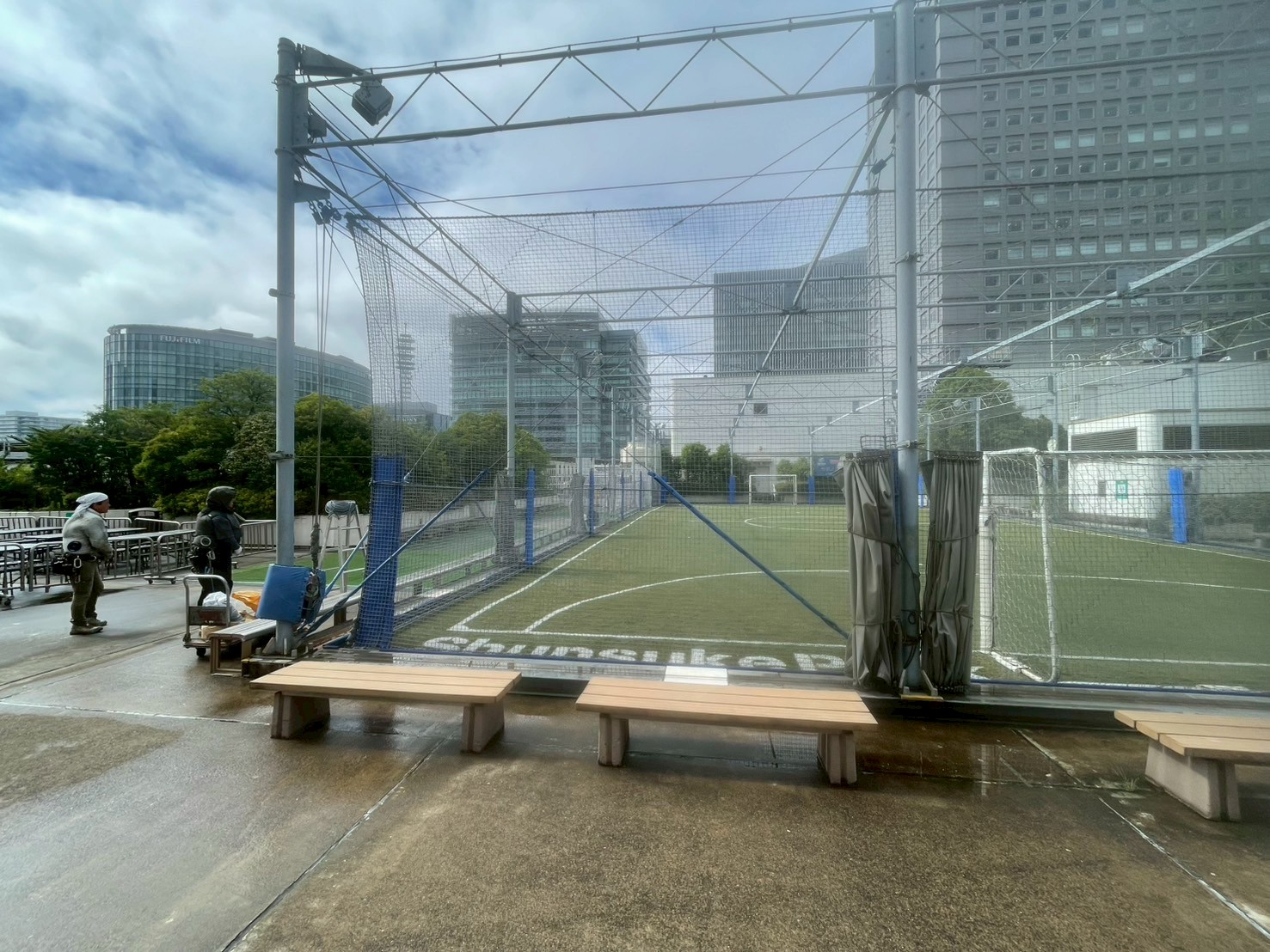 防球ネット緩衝材交換工事　シュンスケパーク